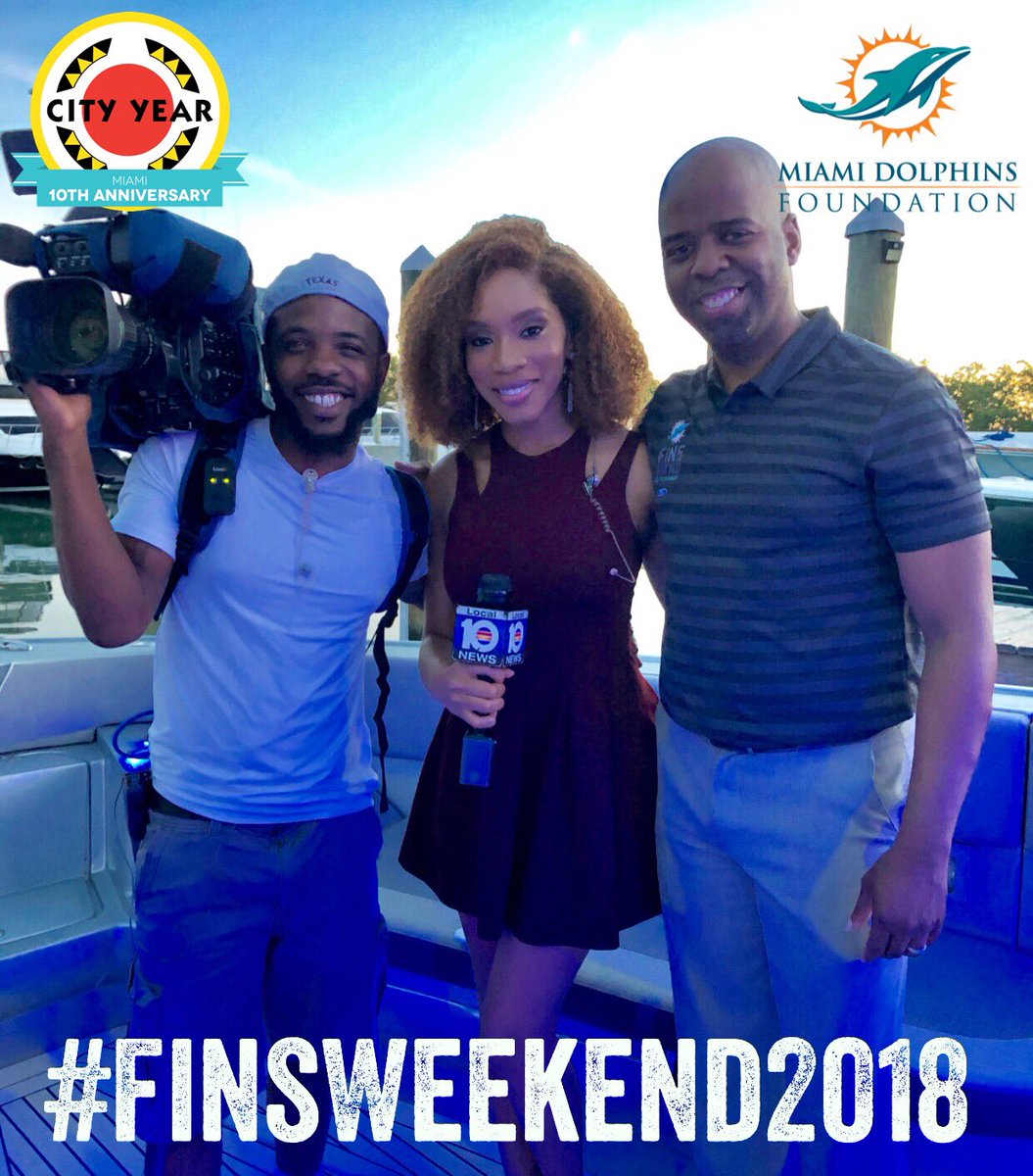 CityYearMiami's tweet image. #ICYMI: This weekend, the @MiamiDolphins hosted the 22nd Annual @FinsWeekend! The festivities raise funds to support @CityYearMiami and #scholarships for deserving students! We’re grateful for this incredible #partnership! @miamischools #makebetterhappen #finsweekend