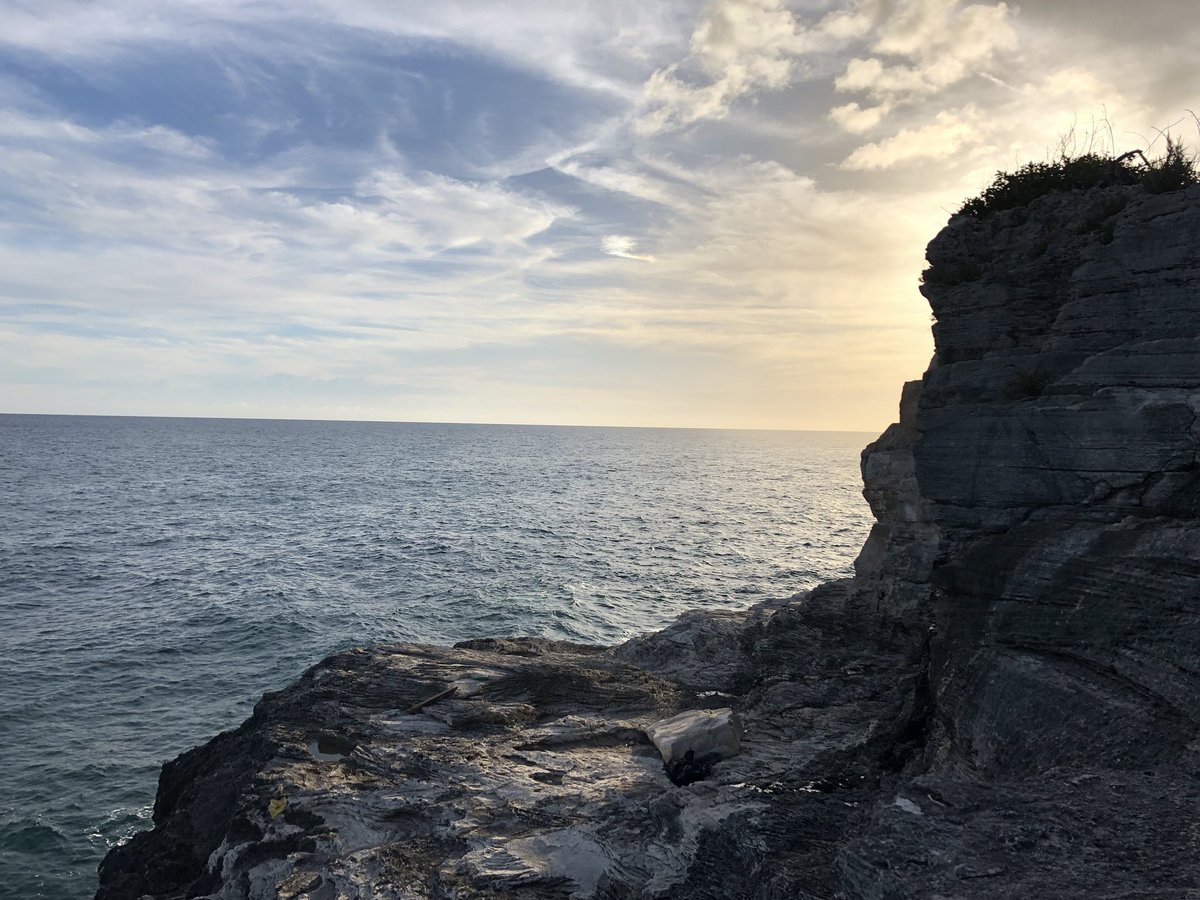 GrlWithHerViews's tweet photo. If you donโt live on the edge you will never see the view.
-
#livingontheedge #adventurer #exploremore #cliftonheritage #limestonecliffs #islandlife #itsbetterinthebahamas #explorethebahamas #goplayoutside #blogger #girlwithherviews #gwhv https://t.co/jElEzTNOJA