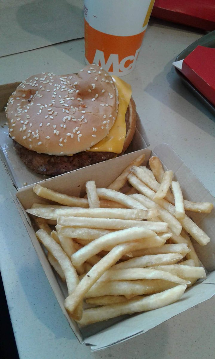 Livethman's tweet image. Yummy yummy