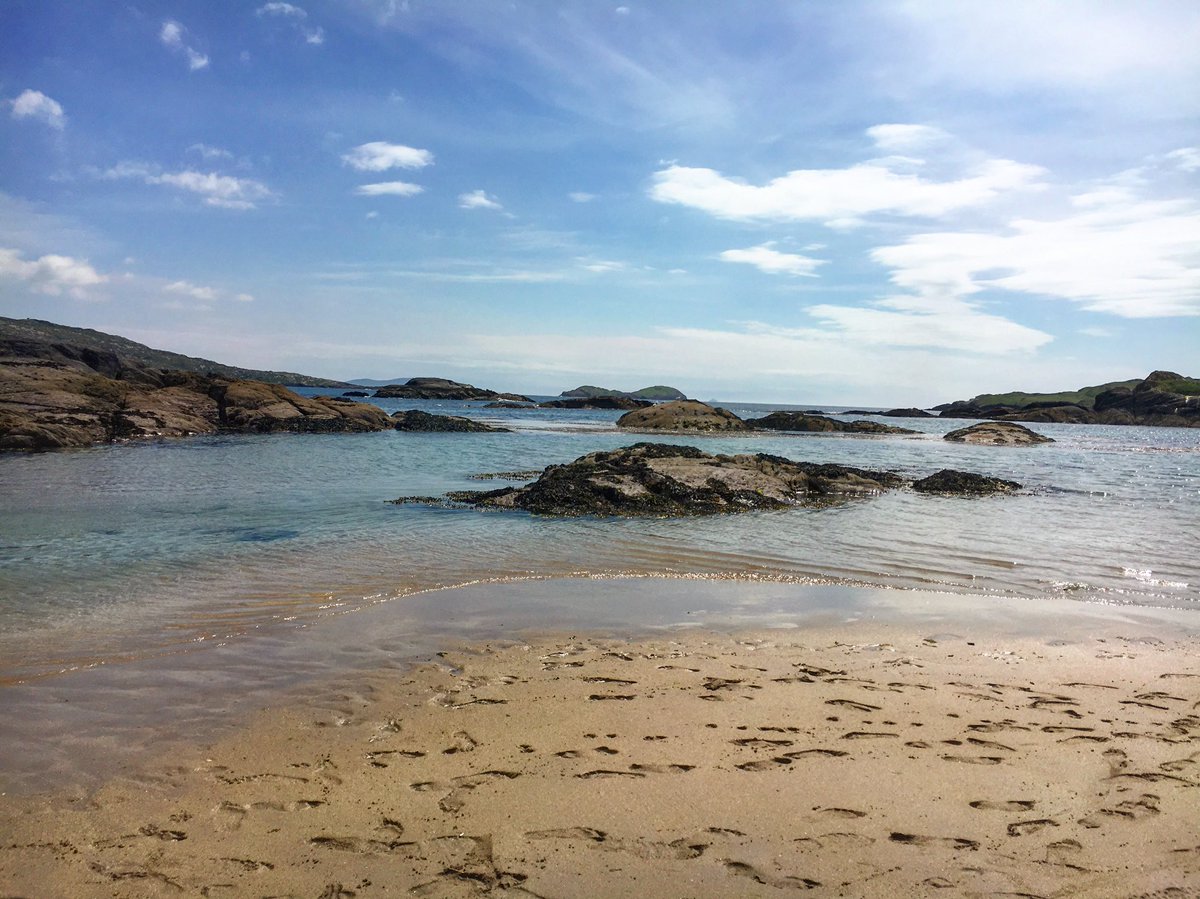 Lovely day for a walk at the beach. Beautiful Derrynane I’m coming back 😍😎 #lifeisbetteratthebeach #WildAtlanticWay #RingofKerry #neverstopexploring #elternzeit #connysview #caherdaniel #derrynanebeach