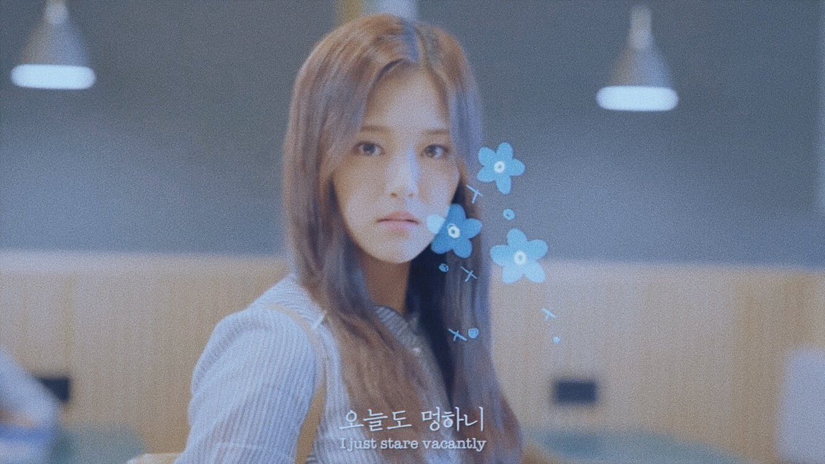 photoloona's tweet photo. hiding as I look at you.  .  .
are you hearing my words? https://t.co/ScKNUKNYqo