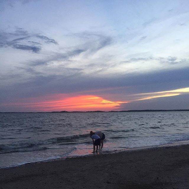 annewolfepostic's tweet photo. Youngest sister @millyfoxe and youngest child @jlp_smooth at dusk, looking at something in the water. .
.
.
.
.
#edisto #edislow #beach #sunset #familyvacation #dusk #aunt #nephew https://t.co/EgdyjxLwmI https://t.co/vhYajifFxW