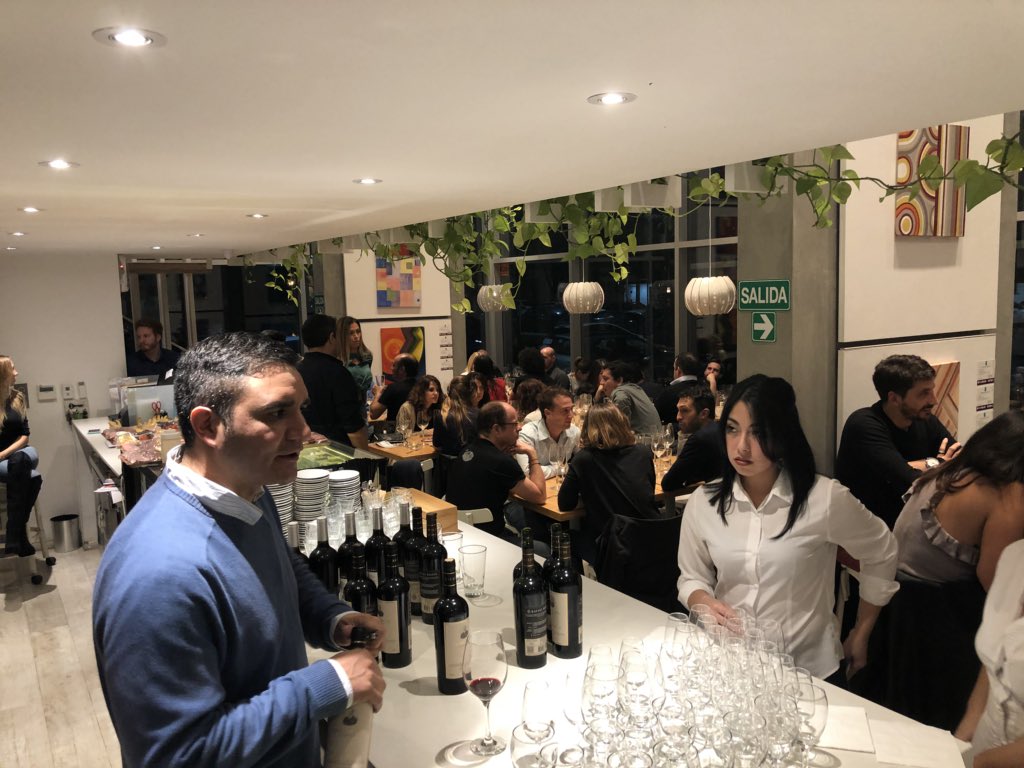 Degustación <a href="/varietalesprm/">varietalespremium</a> #rafaelbiondi #bonarda #blend #vino #vinoargentino #cafeurbano #varietalespremium