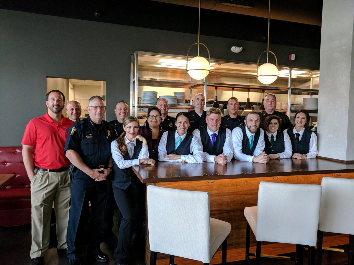 RodneyTheisUT1's tweet photo. We all had a good time waiting tables tonight at Benchmark Restaurant for a great cause @FeetStreetOrg. Some of the money raised used will be to support #12KidsofChristmas shop with an officer program. https://t.co/yA7l8MTmpb