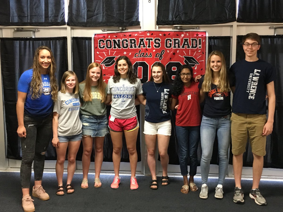 brettbowersAVID's tweet photo. Members of the Class of 2018 who will be attending Wisconsin’s private colleges and universities! https://t.co/RRdJLOdSTq