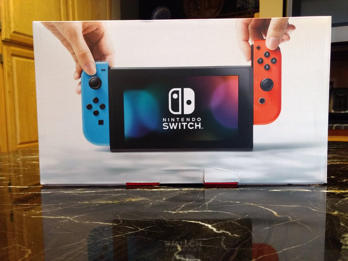 SwgTips's tweet photo. I'd wait until November, but Roni's been pushing me to go halfsies for months now. #switchtime
Or not, since it'll be in her possession. Here's hoping she doesn't break it off and get a $150 Switch out of it 😅😅 https://t.co/8UpJvecMML