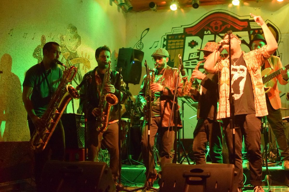 OchoMonosBanda's tweet photo. 🙏🏻GRACIAS INFINITAS a todos quienes nos acompañaron anoche! tanto a nosotros como a todas las bandas! Ya se vendrán más #NocheDeJungla! 🌴🌴🐒🐒 [en el disparo 📸 @lisvipacheco] #OchoMonos #GraciasTotales #Cumbia https://t.co/hPJdGSyRFY