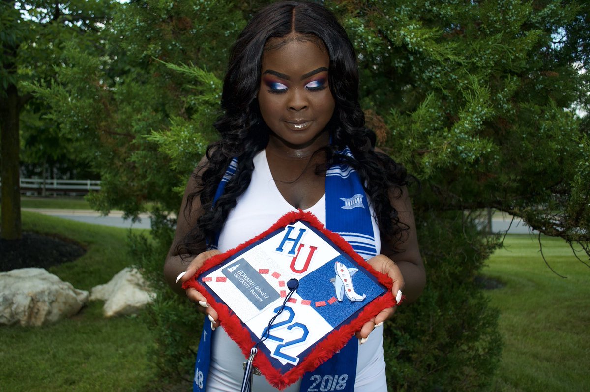 tempire_'s tweet photo. Onto the next chapter 📚. #hu22 #theREALhu #theMECCA. Howard University School of Business. International Business major.  ❤️💙❤️💙 https://t.co/hvLJmfPdoQ