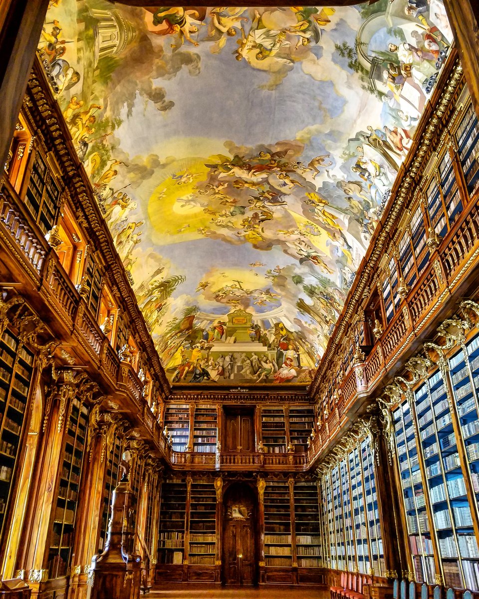 The beautiful Strahov Library in #Prague. 📚
#topeuropephoto #bestcitybreaks #living_europe #besteuropepics #travelshoteu #europe_focus_on #besteuropephotos #europe_vacations #discovereurope #Czechia #visitczechrepublic #VisitCZ #czechrepublic🇨🇿  #czech_vibes  #Czechrepublic