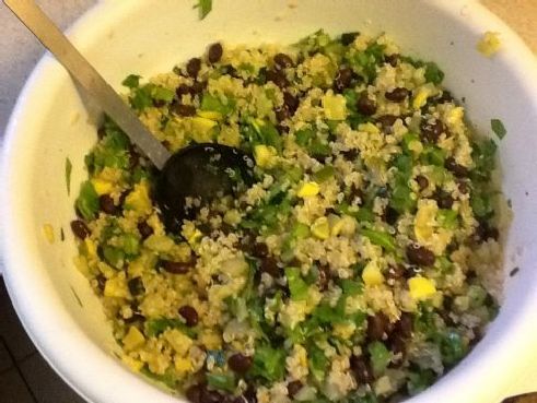 Andrea_Recipes's tweet photo. Quinoa black bean salad https://t.co/s0aKS6XDnS https://t.co/geQLxqqlh7