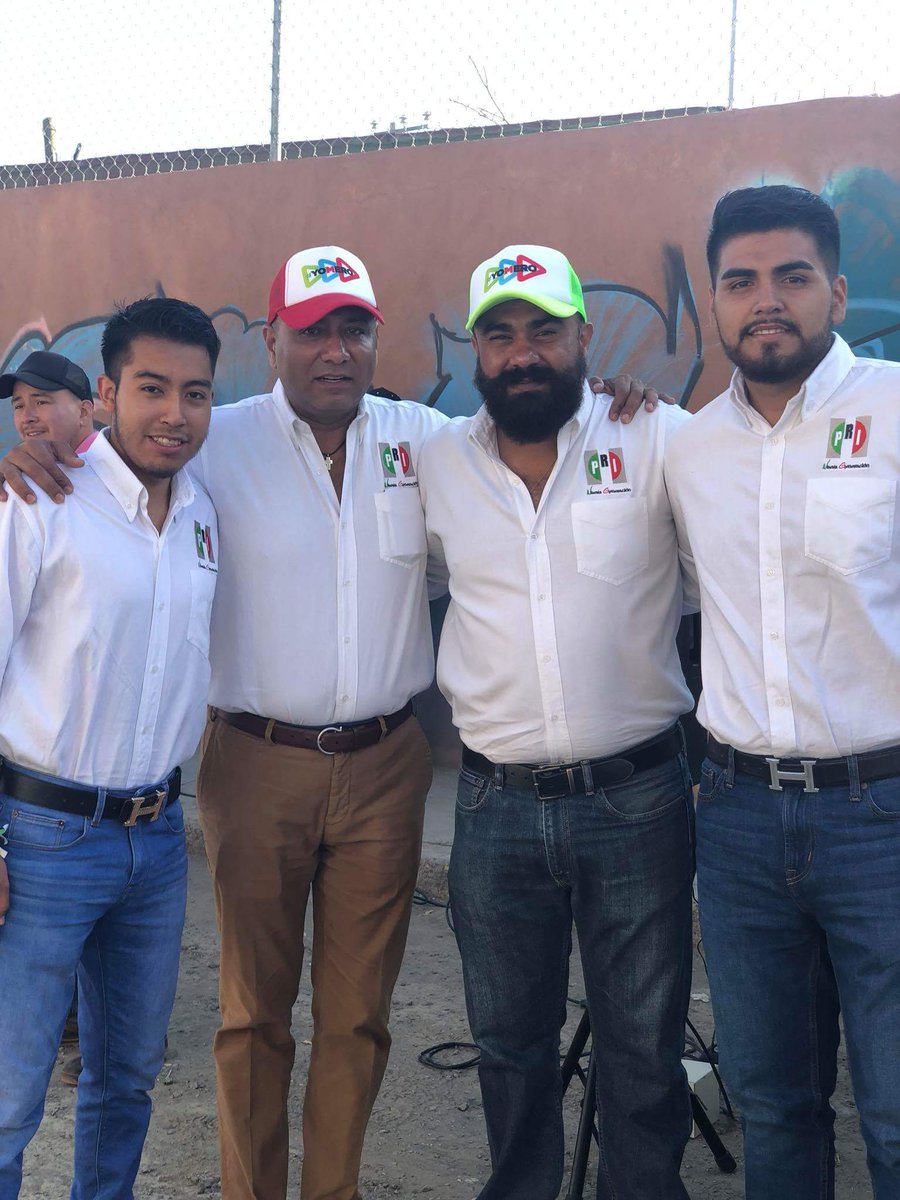 nglapaz's tweet photo. Día 11: Que bonita es la gente de las partes altas de nuestro municipio... gente que nos demuestra que a veces los que menos tienen son los que más dan.

#NuevaGeneracionLaPaz
#NGLomasDeSanIsidro
#EstoyContigo
#TeEscucho
#VamosPorLosCinco
#VamosAGanar
#MiguelRivera https://t.co/WTALxguKlz