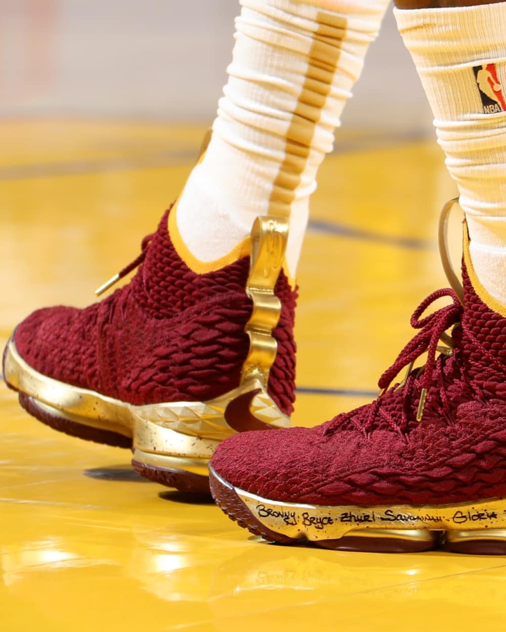 Lebron 15 burgundy and gold store