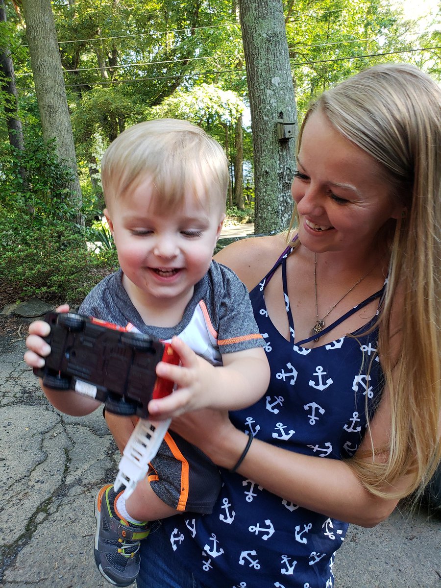 Hollywood19Miss's tweet image. Tucker.❤