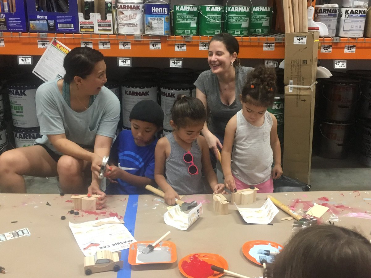 dansami2709's tweet photo. #str912 kids workshop. Classic Car. Great turnout with the greatest kids. https://t.co/gI3RGrM9Se