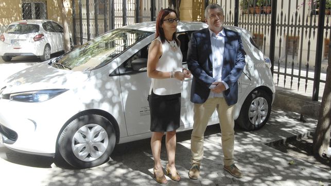 eldiariocv's tweet photo. La Diputació de València lanza una línea de 750.000 para ayudas a la compra de vehículos eléctricos
https://t.co/J2ChfGUmAT https://t.co/bMJK4zhXkZ