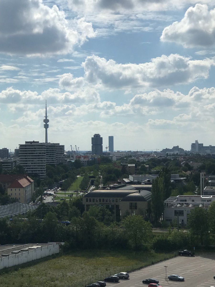 gd_women's tweet photo. #globalafterworkmuc tonight with @finanzheldinnen and @comdirect at the #rooftop of #O2tower. Who ist coming? @base_campberlin @KatharinaBrmr @FraukeHegemann @AnSiragusano @birgitgehring @DGN_MUC https://t.co/RiADBD9GRK