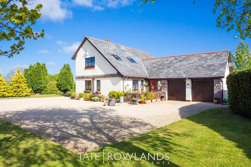 TateRowlands's tweet photo. ❤️FOR SALE❤️
Stunning four bedroom detached house with approximately 2 acres🏡
Lovingly renovated by the present owners to an extremely high standard😍
More details👉 https://t.co/kUV1QiREIq
#stunning #houseenvy #2acres #family #home https://t.co/PYhdlDHqLT