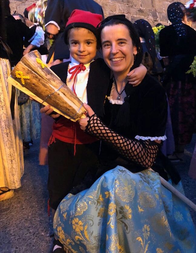 Fa un any vam compartir amb la Consellera @MeritxellSerret un dia especial #fallesdelPirineu.
Avui et tenim molt present