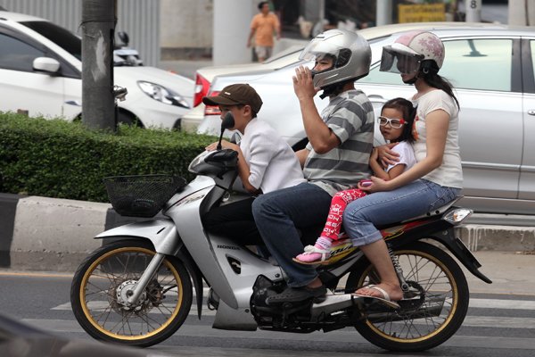 RotterdamTbi's tweet photo. Despite strong evidence that helmets reduce the severity of injuries from motorcycle crashes and increase the likelihood of survival, helmet laws are not universally implemented.
#factonfriday #researchisneeded #TBI #helmets https://t.co/qDm6UkCB9C