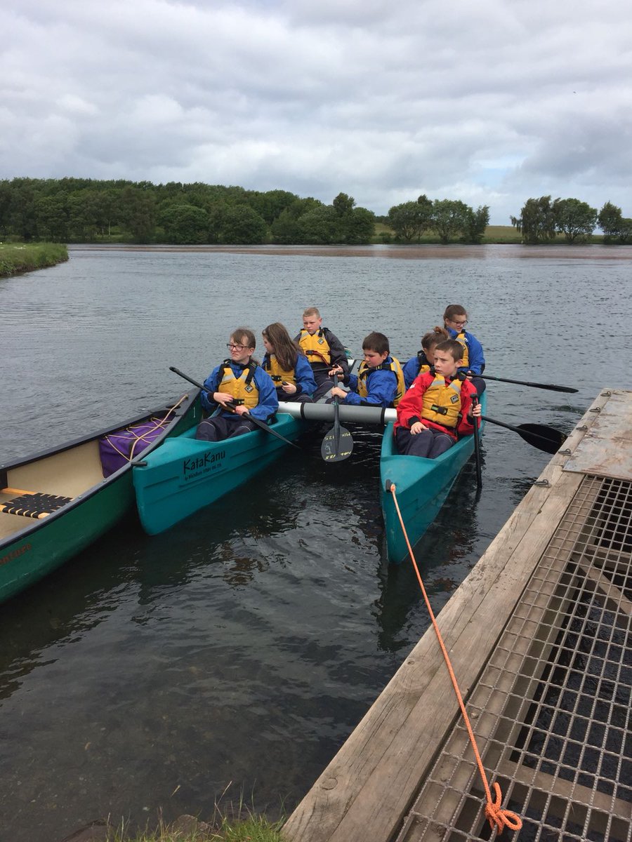 GorebridgePS's tweet photo. P7 outdoor learning - canoeing today!!!
#Teamwork #confidentindividuals https://t.co/ONoWvUwv8h