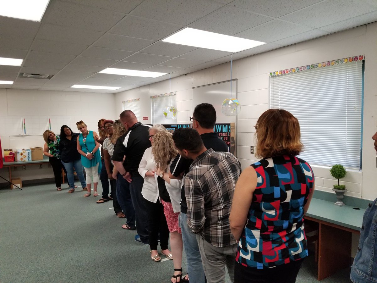 bluescrubs33's tweet photo. Team work and synergizing at Meadow Woods!  @meadowwoodsms @MarisolMendez24 https://t.co/DAqDquaYHm