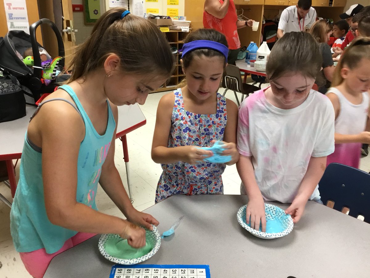 WOSnews's tweet image. #slime time in @CaralynCosgrove and #mrspenoWOS class