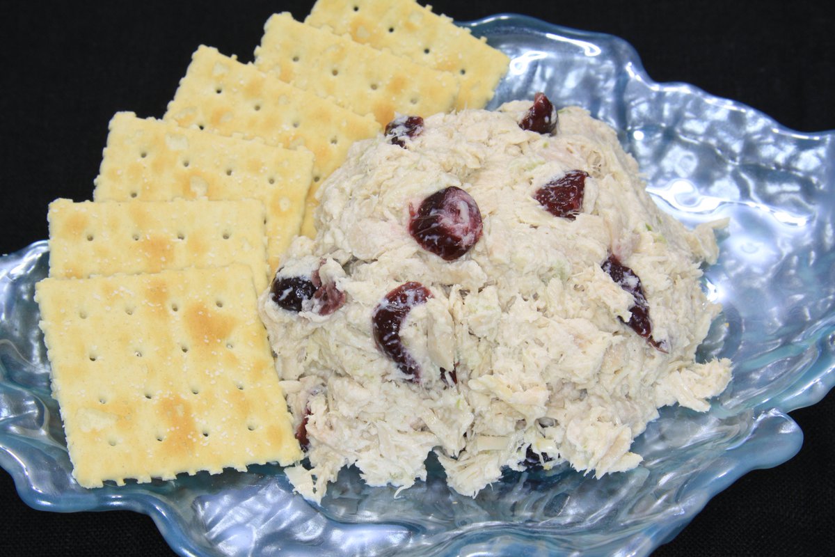 NormanBrothers's tweet photo. Did you indulge a little too much over the Father's Day weekend? Maybe you want to keep #lunch a little lighter today 😉. We always have something available that will taste delicious and make you feel a little less guilty! #LunchAtNormans #salads #lunchinmiami https://t.co/zq6r2jFxKo