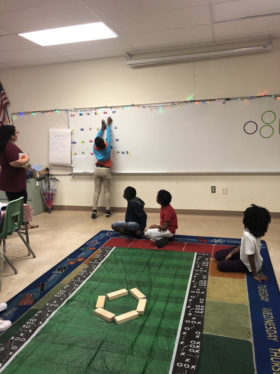 MsWeller08's tweet photo. First day of summer strong and our @BartonChargers are having a blast #LitCamp #preventingSummerSlide @townsendpammy #3rdGradeReady @KristenRulison @pbcsd https://t.co/Q92zZ7sy0O