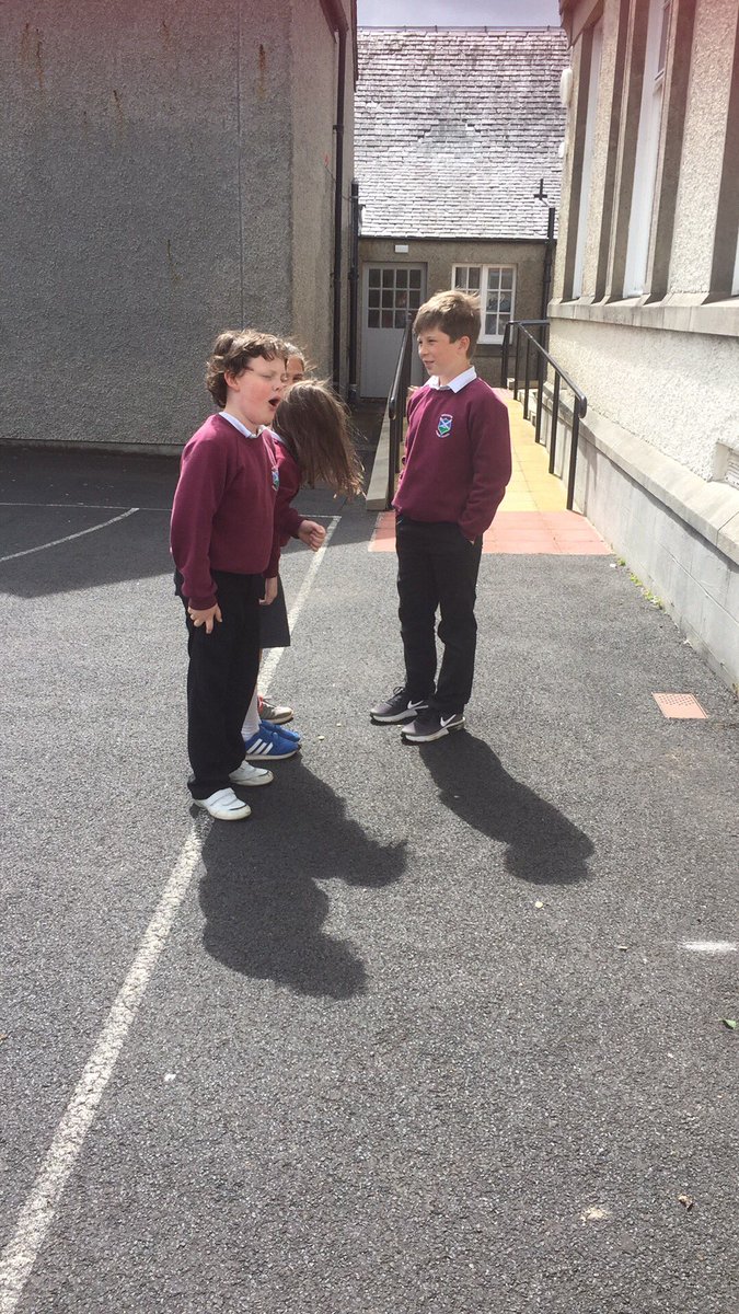 SchoolBroughton's tweet photo. P4/5 created and presented improvised drama, considering their audience and atmosphere. #BurkeandHare #expressivearts #outdoorclassroom https://t.co/TlWbr1iWjs