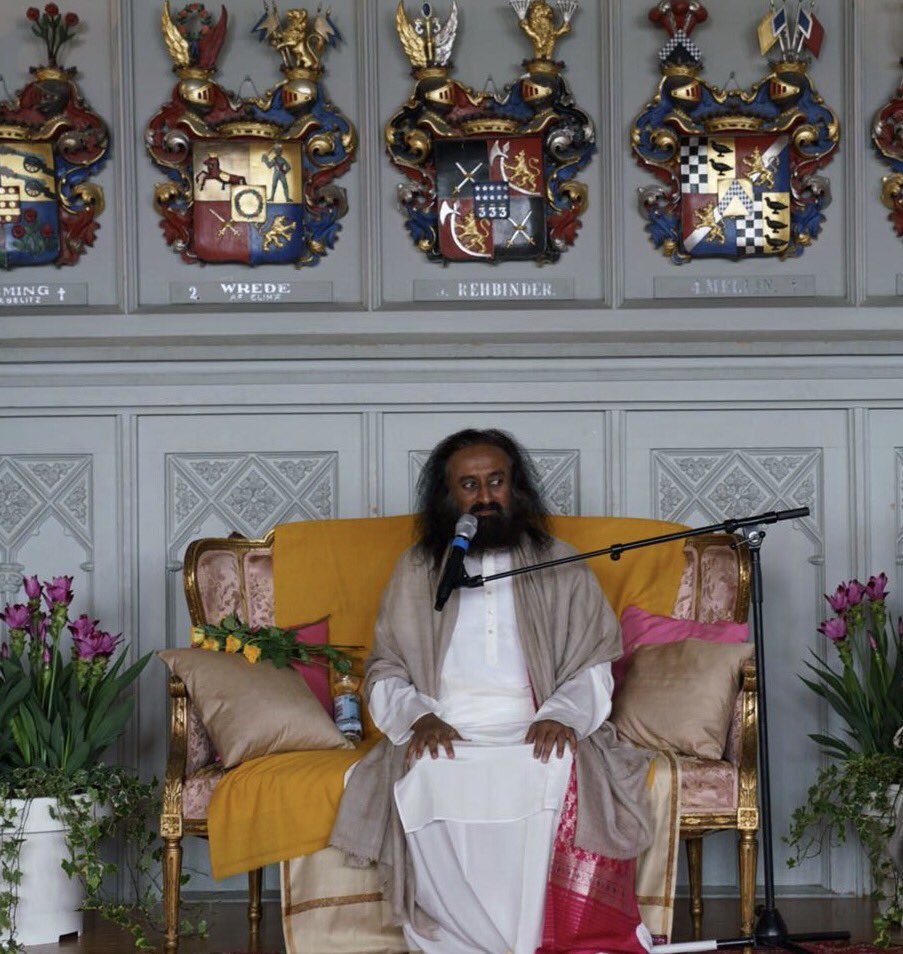 IndEmb_Fin's tweet photo. Sri Sri Ravi Shankar, Art of Living led celebrations of International Yoga Day Helsinki today at the House of Nobility  @moayush @IndianDiplomacy @ArtofLiving #IDY2018 @DDNewsLive https://t.co/KdIi9pCEaH