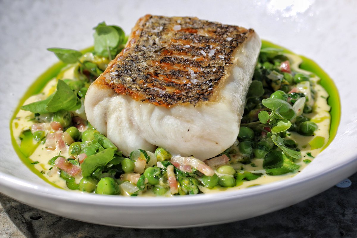 Roasted Hake with smoked bacon, peas, shallots in a cream and white wine sauce. @seaviewrestaurant #hodgsons #seafood @goodfellows #hake