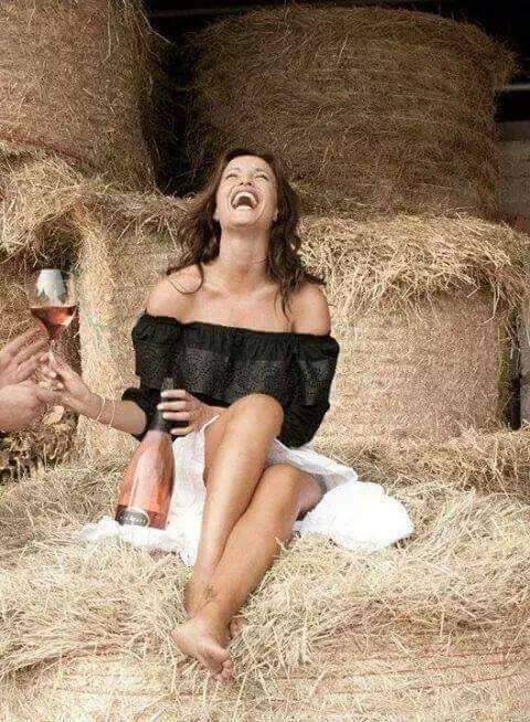 Lucyluciana94's tweet photo. Le donne sono come il vino...ma #DipendeDa te non vederle tutte uguali... https://t.co/n57ODJlwLZ