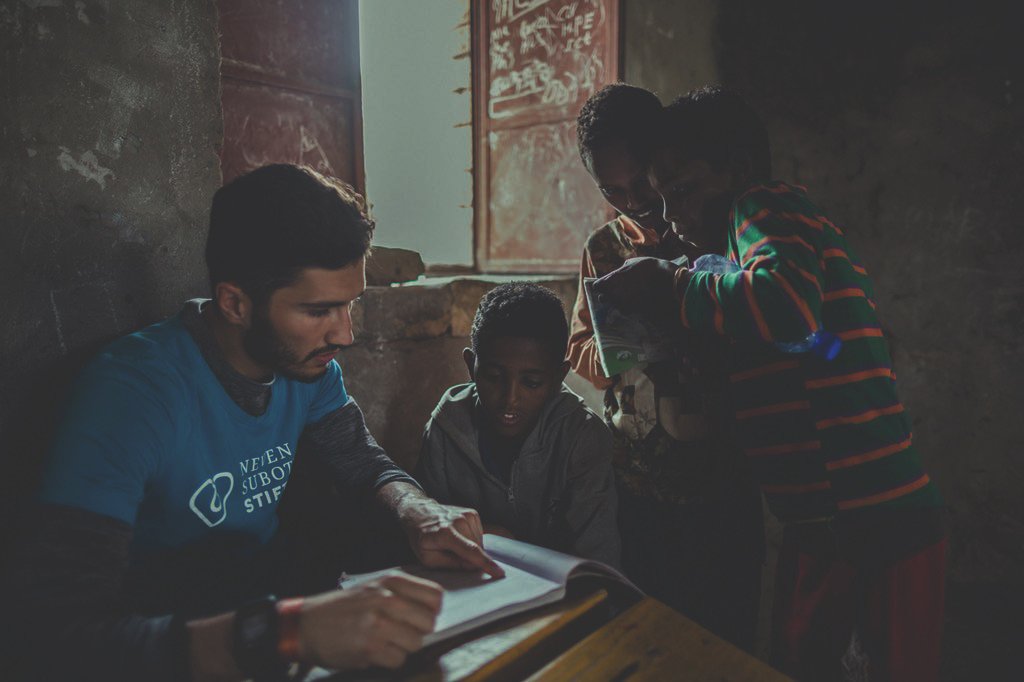 FourFourTweet's tweet photo. "I can't just sit on the beach thinking I've made it."

Every summer, Neven Subotic visits Ethiopia to learn about the work his foundation is doing - preventing hygiene-related diseases &amp; encouraging children to go to school.

This week, he was joined by Nuri Şahin. https://t.co/ukJt1XQU7t