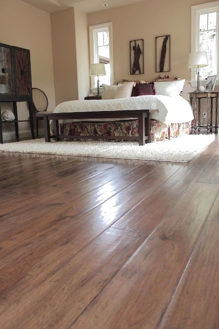 SEFlooringAmer's tweet photo. Thinking about putting some rustic hardwood flooring in your home🤔? Come check us out at Great Southeast Flooring America, or we can come to you and you will receive a free measure!📏 #MondayMotivation #FreeMeasure #Floors https://t.co/fIPh2jsKUr