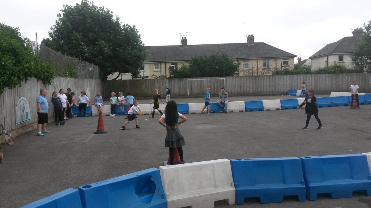 year4_bp's tweet photo. Great turn out for Summer Sports Club! #Homeruns https://t.co/9nC11KrT7y