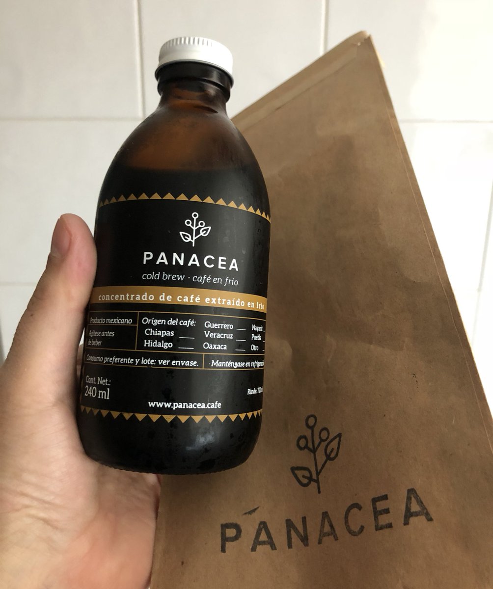 Buenos días <a href="/panacea_cafe/">PANACEA Cold Brew</a>, qué fresco se ve usted hoy. 🎩
Mi #coldbrew de hoy. #SinAnestesia #BuenLunes