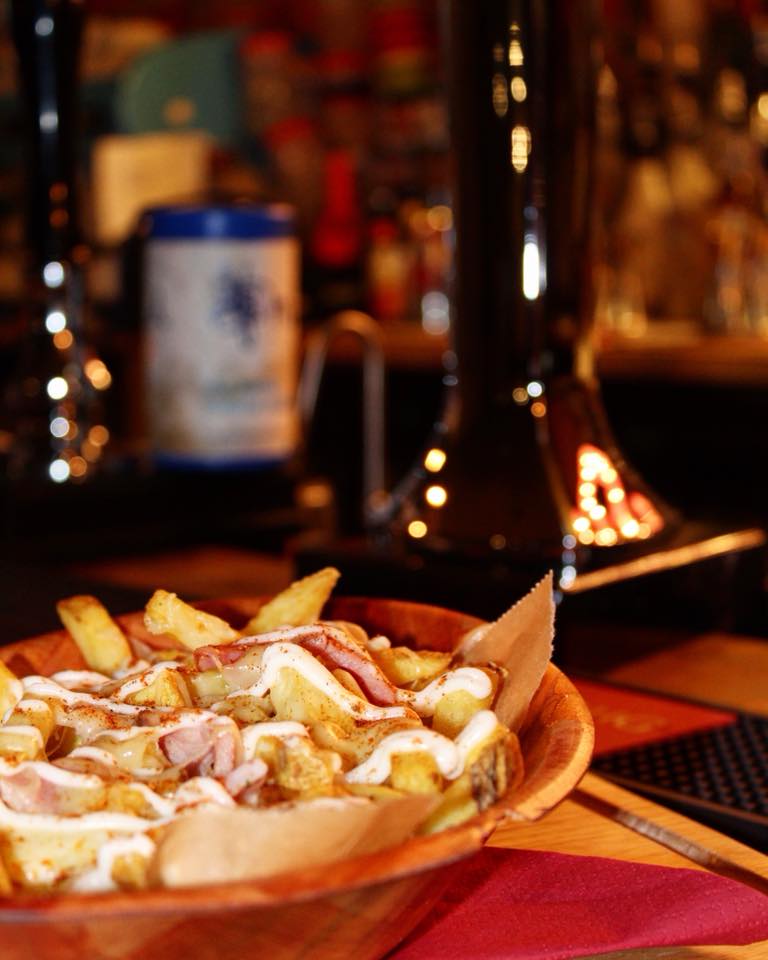 bar46aber's tweet photo. Food &amp; Drink Deal's for the World Cup!  Tonight @ 5pm, at Bar46!

- Our new recipe Crispy Chicken Wings, with Blue-Cheese and Buffalo sauces, and a pint, £5!

or...

- Mozzarella, Honey-bacon, Sour-cream, and Paprika Loaded Fries, and a beer, £5!

#LoveAber #Food #Wales #WorldCup https://t.co/p2OQSv1R2K