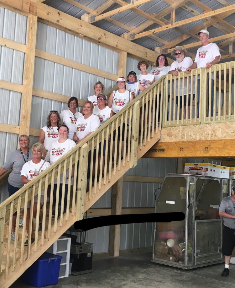 SouthernOhioESC's tweet image. SOESC - Region 14 employees volunteering time at Kamp Dovetail #kamprocks #bugginout #kamp18 #kidsrcool