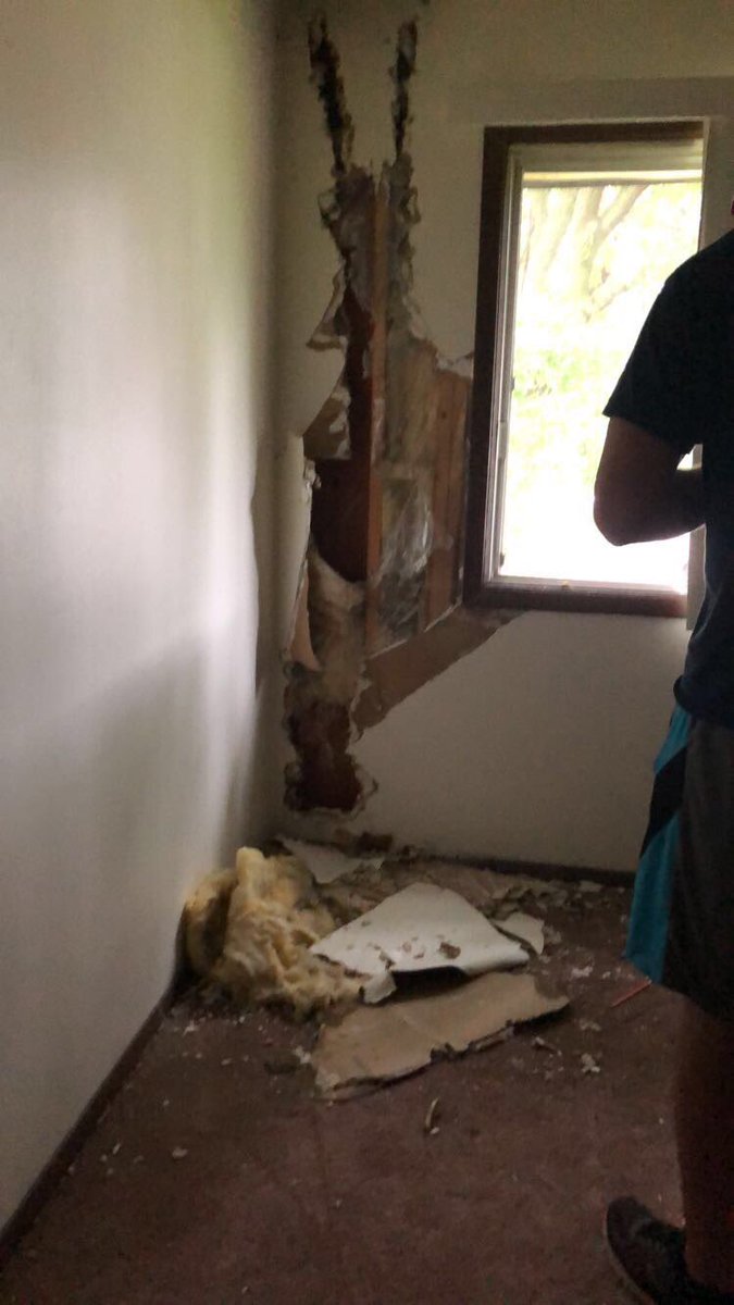KayMae06's tweet photo. Update: this is my living room but everyone’s safe and I finally got all my crap out💃🏼 https://t.co/e6aYFRlusA