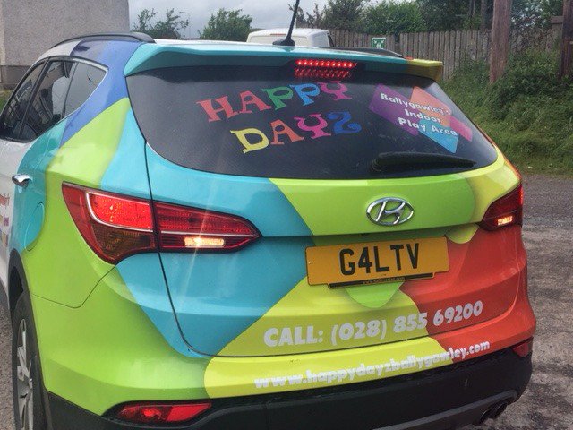 NovahSigns's tweet photo. 😃 #HappyMonday  to Happy Dayz #vehiclewrap #signwriting https://t.co/Ox2uuZNW39