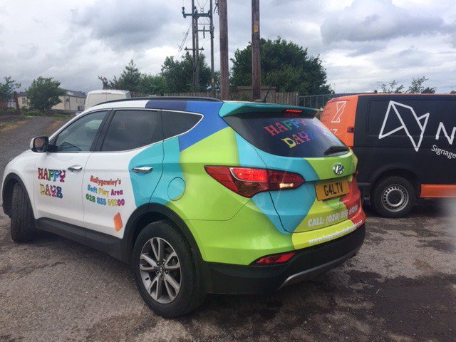 NovahSigns's tweet photo. 😃 #HappyMonday  to Happy Dayz #vehiclewrap #signwriting https://t.co/Ox2uuZNW39