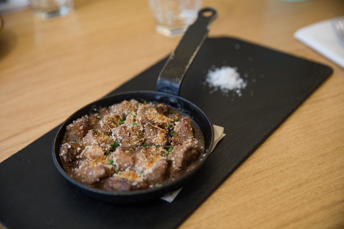 #VACA | Uno de nuestros platos más icónicos. ¿Lo conoces? 👉🏻 Mollejas de ternera flambeadas al brandy. 🍴🐮🍆

#somosVacayHuerta