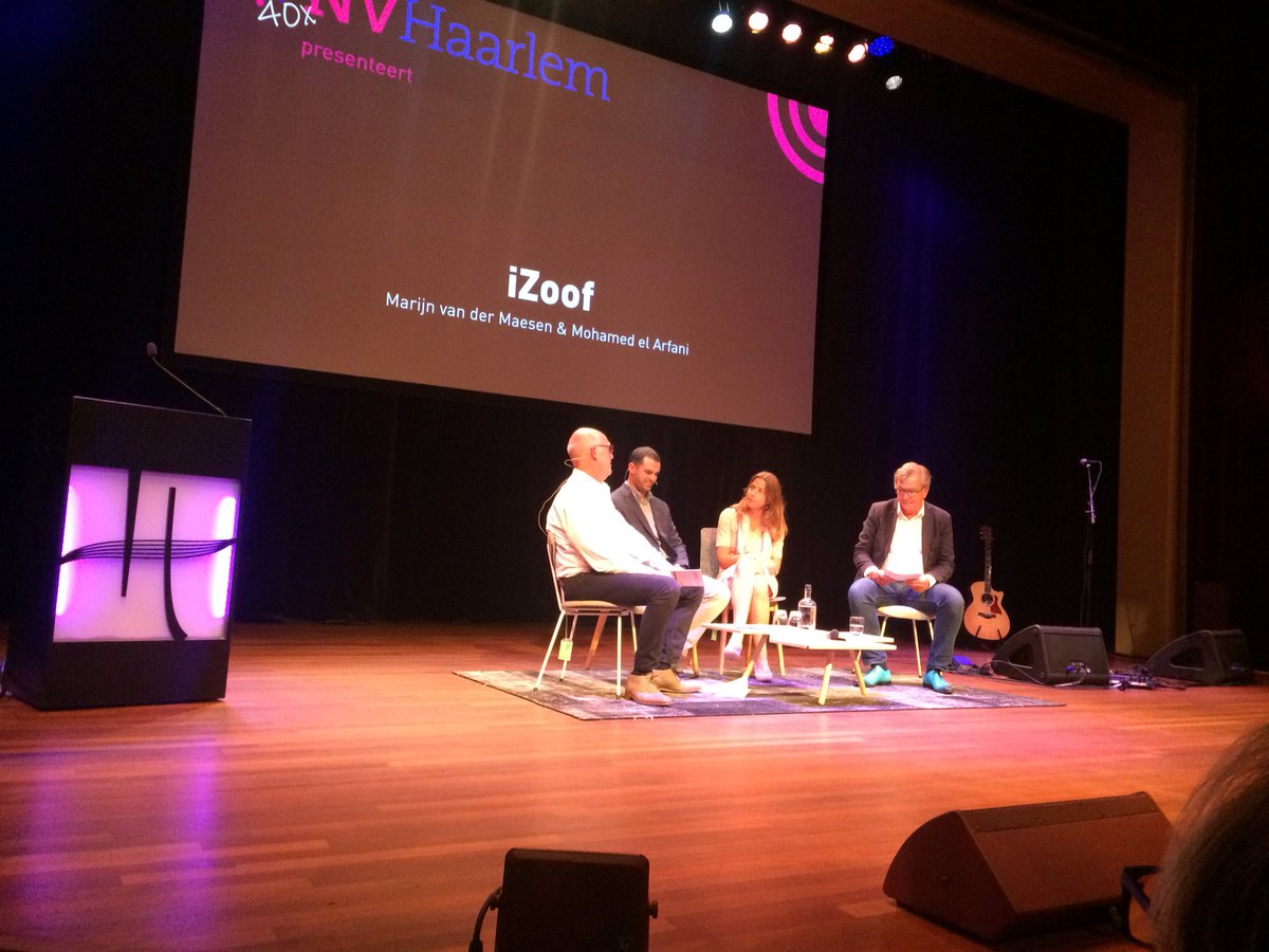 Marijn en Mohamed vertellen bij NV Haarlem over de startup  iZoof Public Drive, het smart mobility initiatief in Haarlem. @Spaarnelanden <a href="/gemeentehaarlem/">Gemeente Haarlem</a>