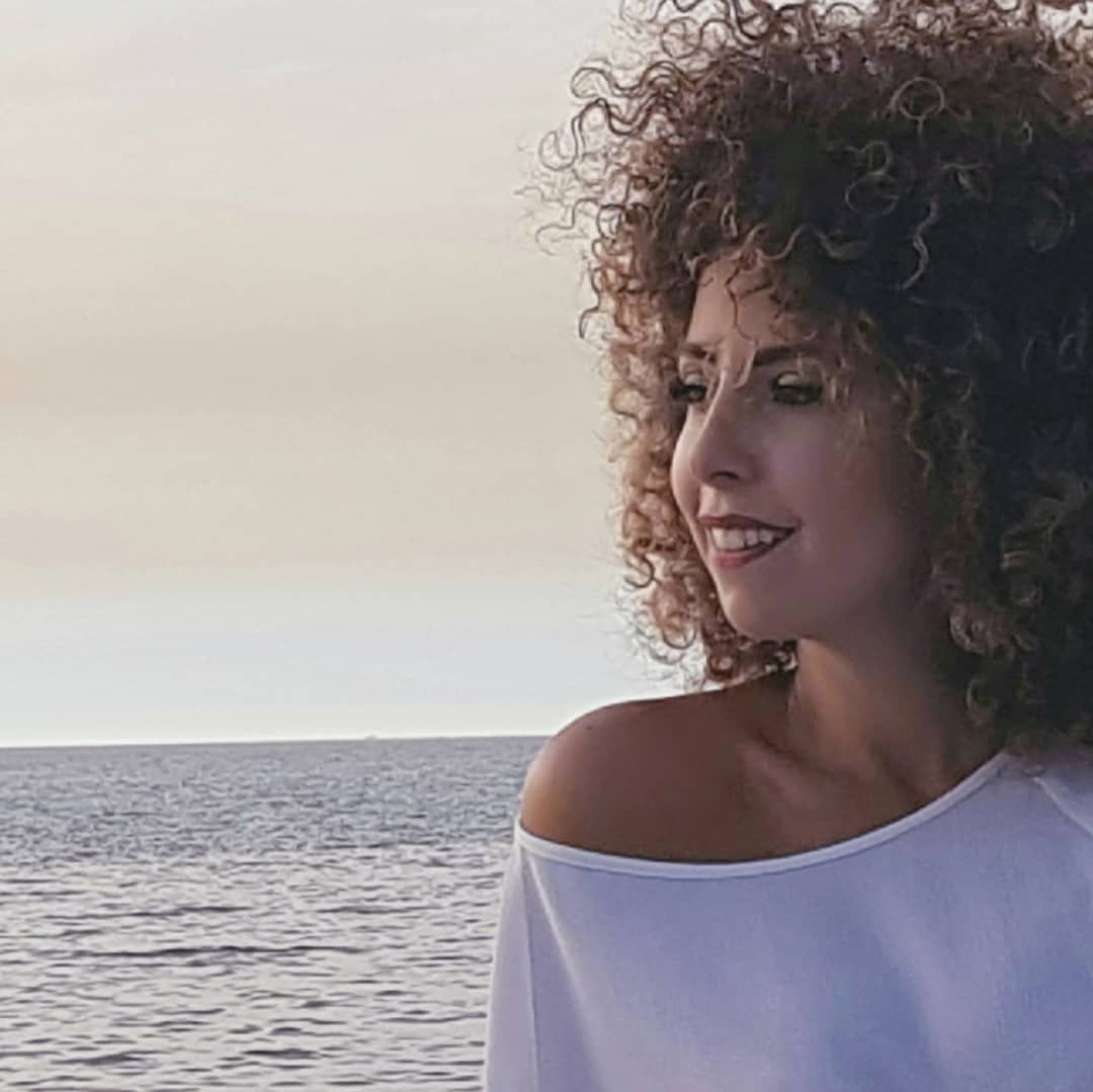 AINNaturally's tweet image. Curly and proud! 💚🍃
Instagram credits: @verazaidan
#smile #naturalhair #naturalcurls #perfectcurls #motivationalmonday #proudwomen