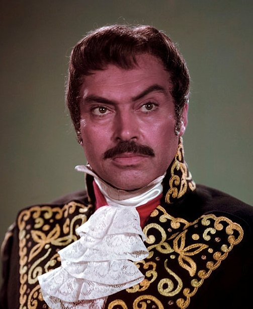 #Mexican actor #PEDROARMENDARIZ played smiling rogues in numerous Westerns and costume epics with #JohnWayne, #LanaTurner, #DoloresdelRio, and #MariaFelix. When he was diagnosed with cancer, Armendariz committed suicide on this day in 1963. He was 51. ow.ly/WTO530kh9Bl