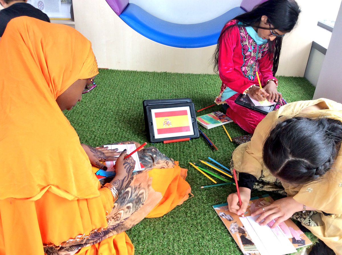 MrsHussain28's tweet image. Can you guess which country we are learning about? The hint is in the pictures 👀🇪🇸 #MulticulturalWeek #WorldCup2018 @rcoleyc11 @iqbal_izmat @missc_olivetree @OliveTreeHT @OliveTreeBolton @sulayman_isa