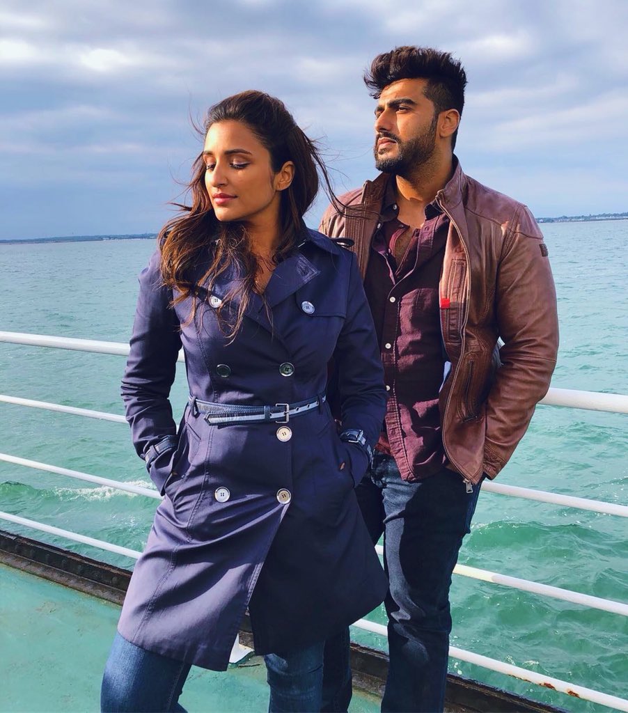 arjunkusafc's tweet photo. [NEW PIC] Picture perfect! ❤️👌🏼 When you’re posing for the camera &amp; you both have the same “good side” 😋 @arjunk26 @ParineetiChopra #NamasteEngland #SideProfileSwag https://t.co/JDspFo9pU0