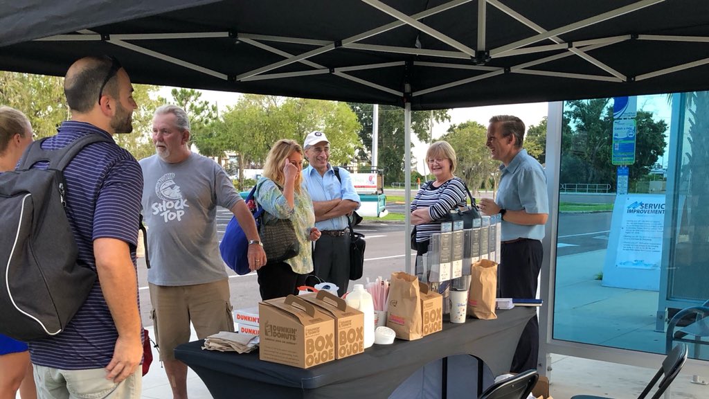 RidePSTA's tweet photo. We’re at the Ulmerton Park N Ride to kick off the brand NEW 300x airport service to @FlyTPA. Service is #FREE through August so come try it out! More info on the route here: https://t.co/IUIZCkDLDL #ModernTransit https://t.co/CyAeA8Yjf8