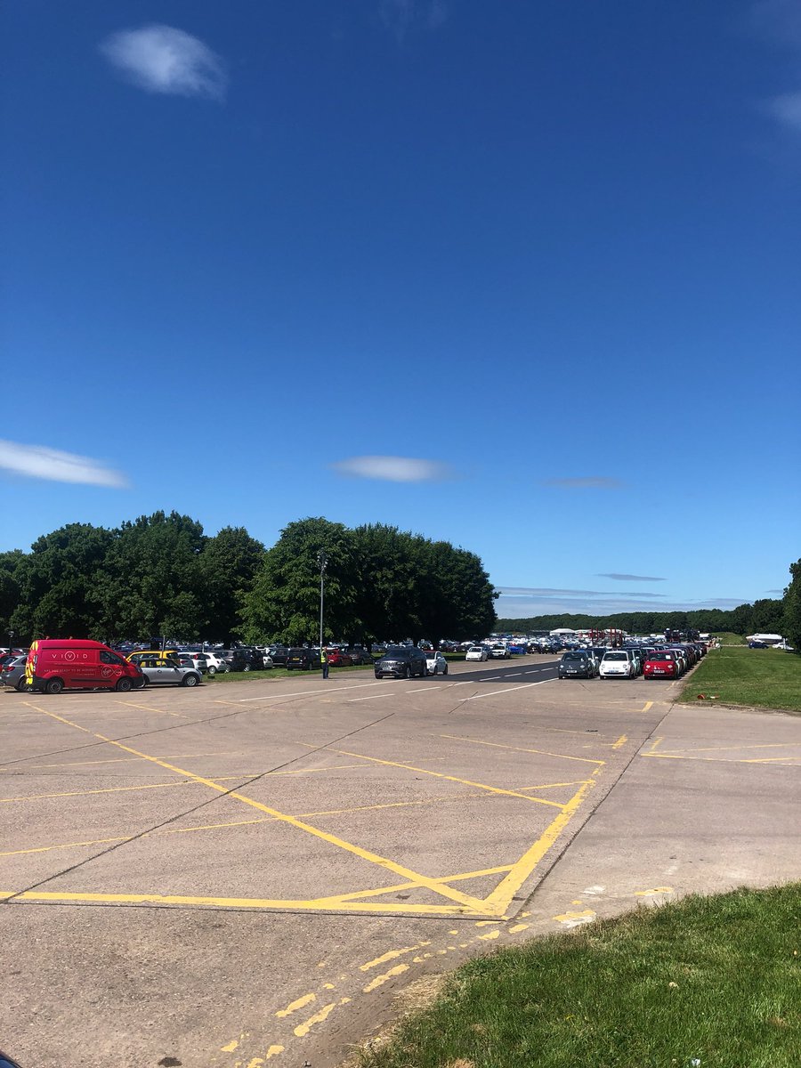 jvthing's tweet image. Perfect day for fitting the boxes ready for the #Itai crash event this Thursday.