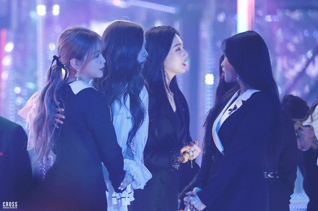 wenseulyerenjoy's tweet photo. BLACKPINK x RED VELVET

I'm really inlove with these 2 girl groups!!!
rt if you're a blink or reveluv!!!
#MTVLAKPOPREDVELVET 
#dafBAMA2018REDVELVET 
@RVsmtown 

#MTVLAKPOPBLACKPINK
#dafBAMA2018BLACKPINK
@ygofficialblink https://t.co/ApQmXI5YGr